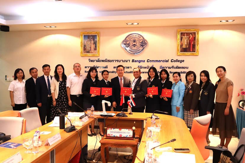 ต้อนรับคณะผู้บริหาร จากวิทยาลัยสารพัดช่างการคมนาคมเหอเป่ย์ สาธารณรัฐประชาชนจีน ต้อนรับคณะผู้บริหาร จากวิทยาลัยสารพัดช่างการคมนาคมเหอเป่ย์ สาธารณรัฐประชาชนจีน